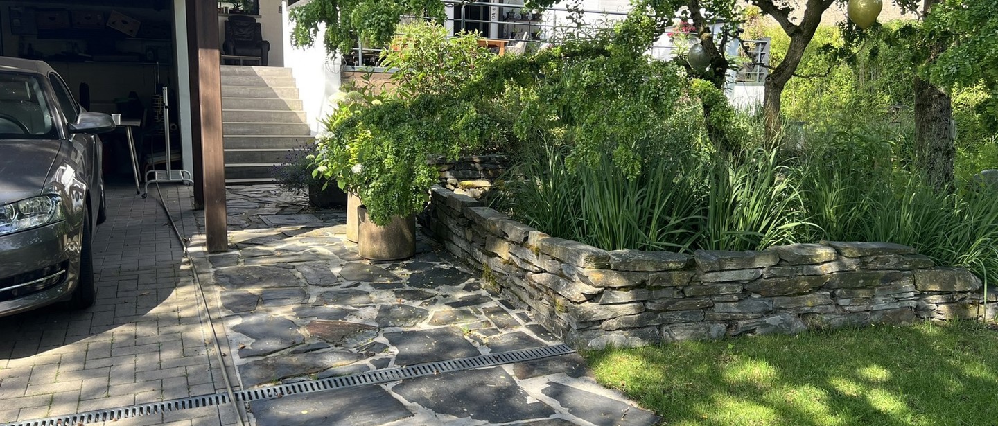 Gelijkvloerse verd. + tuin te koop in Genk