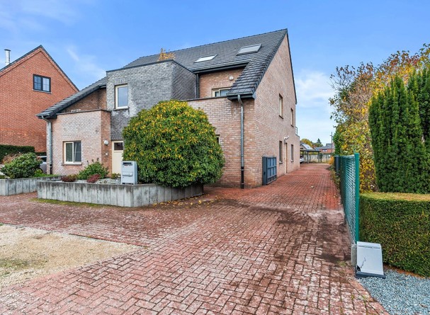 Gelijkvloerse verd. + tuin te koop in Lommel